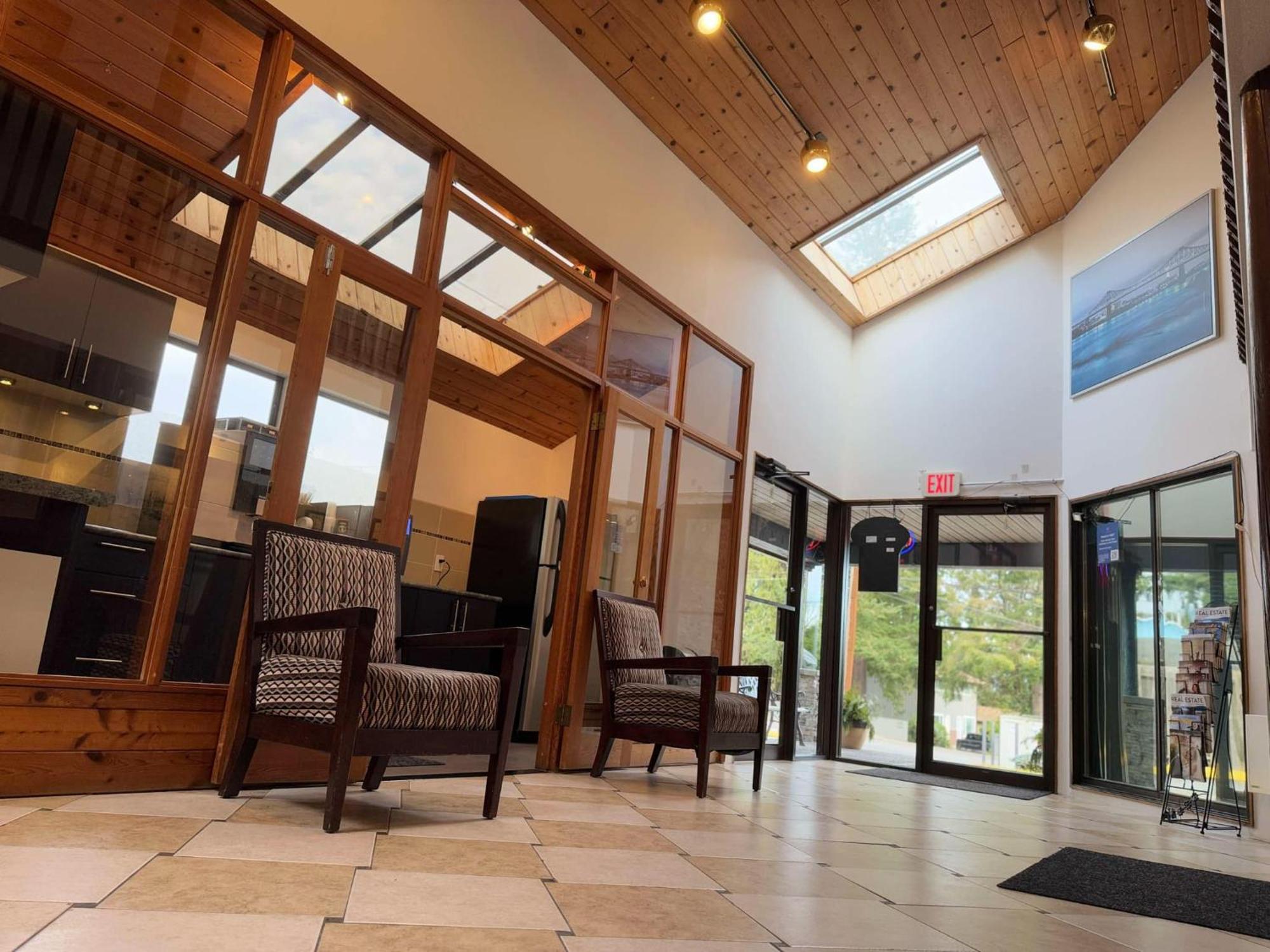 Sunshine Lodge Inn Gibsons Exterior foto