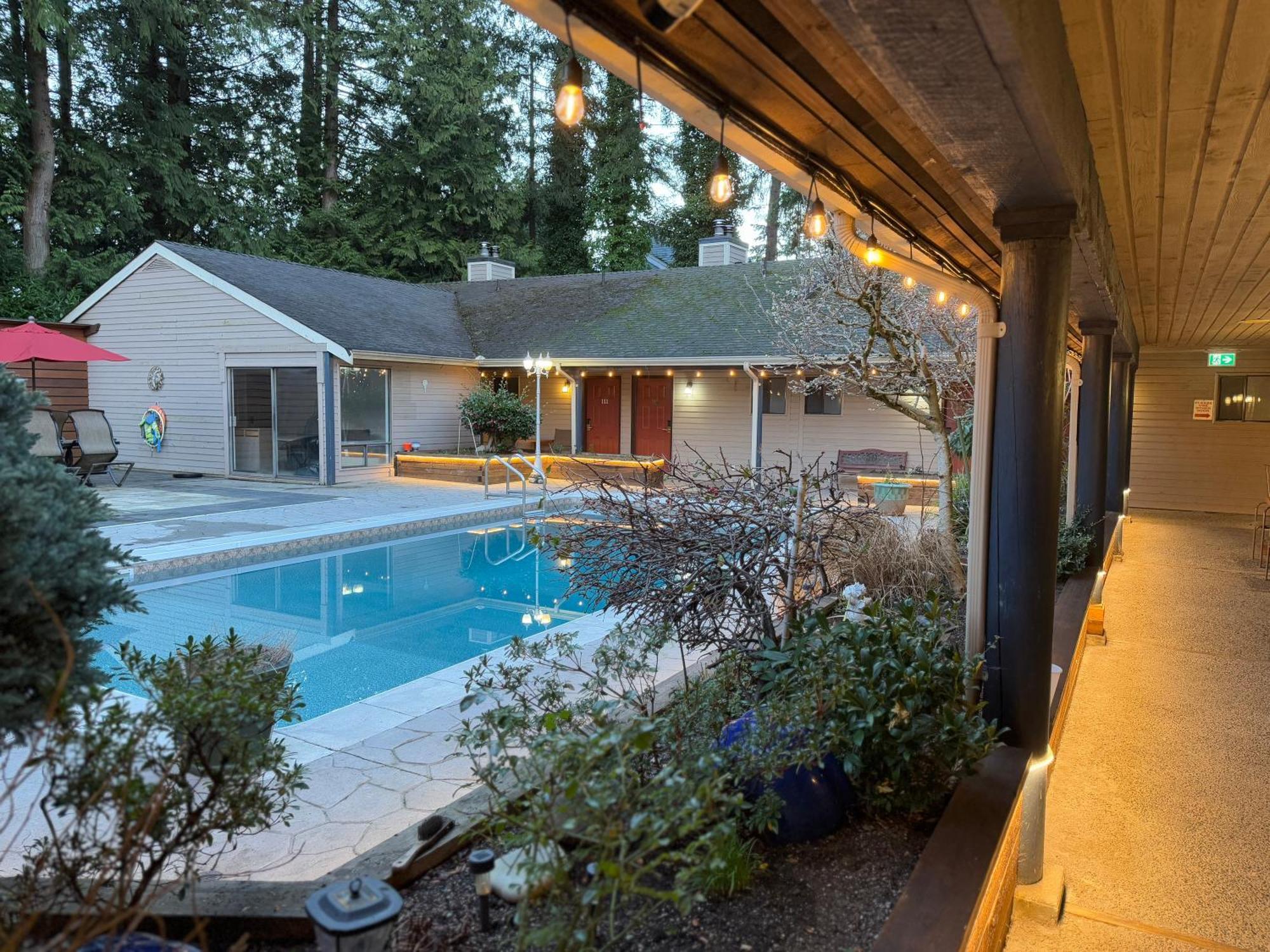 Sunshine Lodge Inn Gibsons Exterior foto
