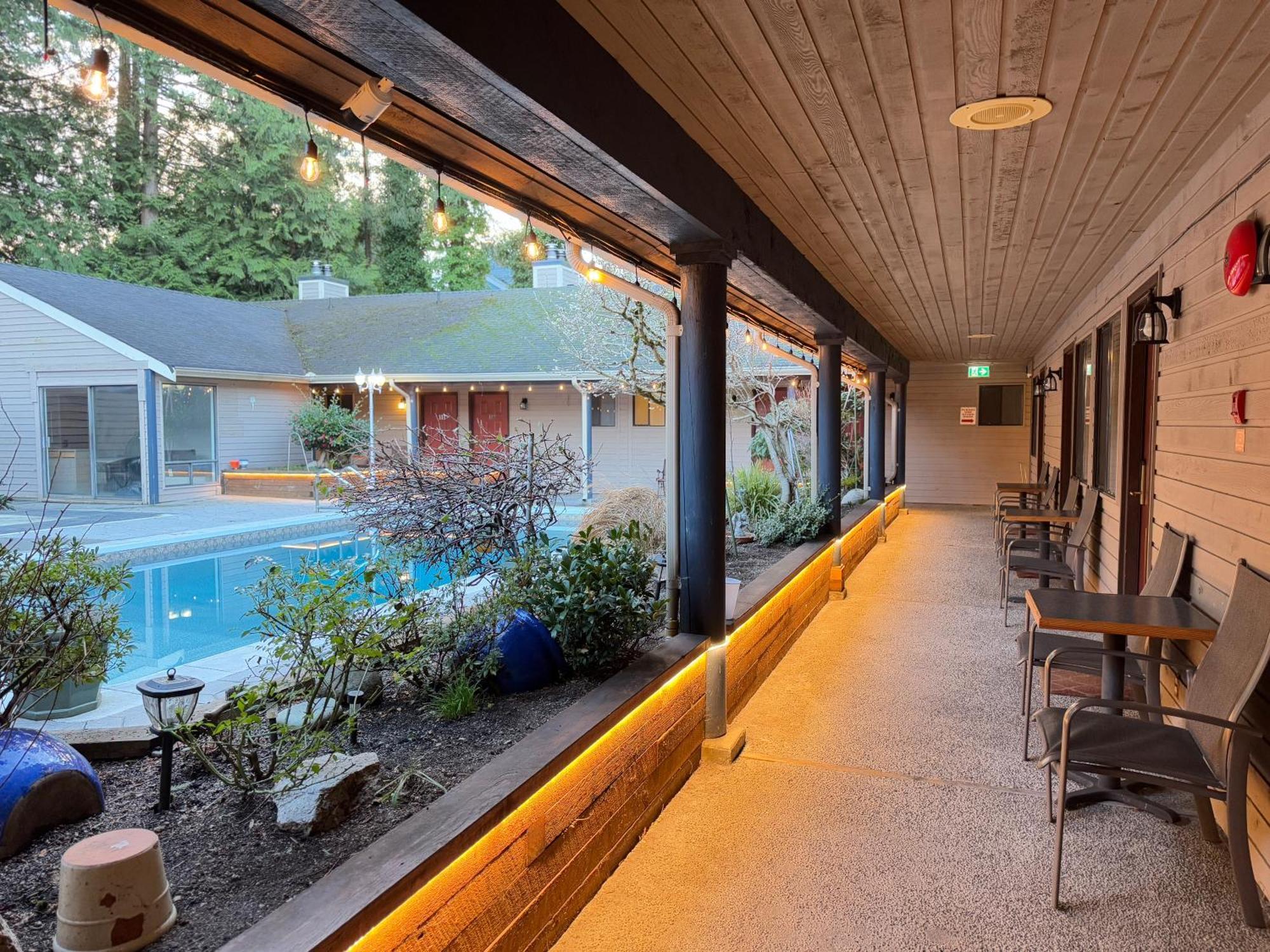 Sunshine Lodge Inn Gibsons Exterior foto